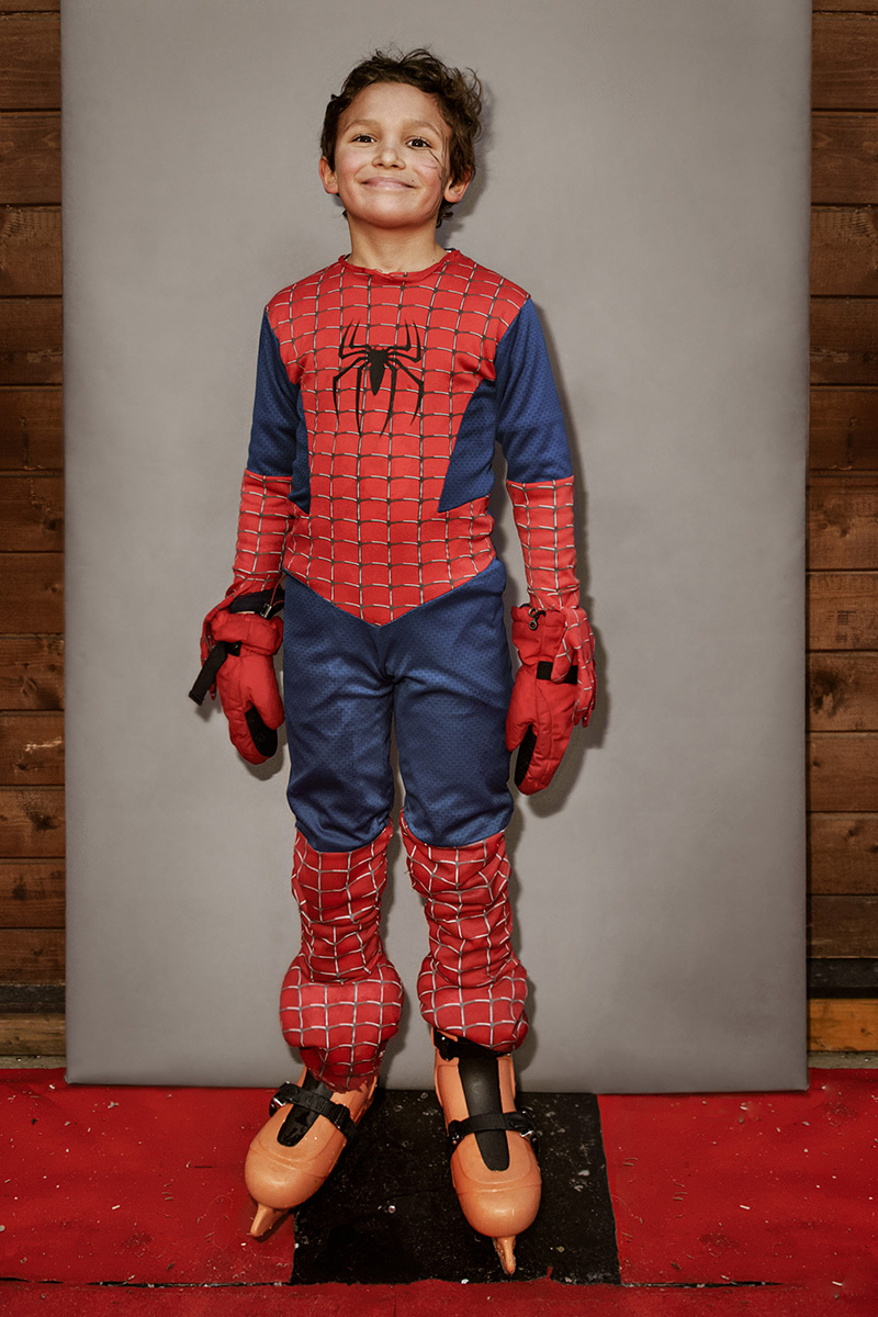 ragazzo vestito da Spiderman
