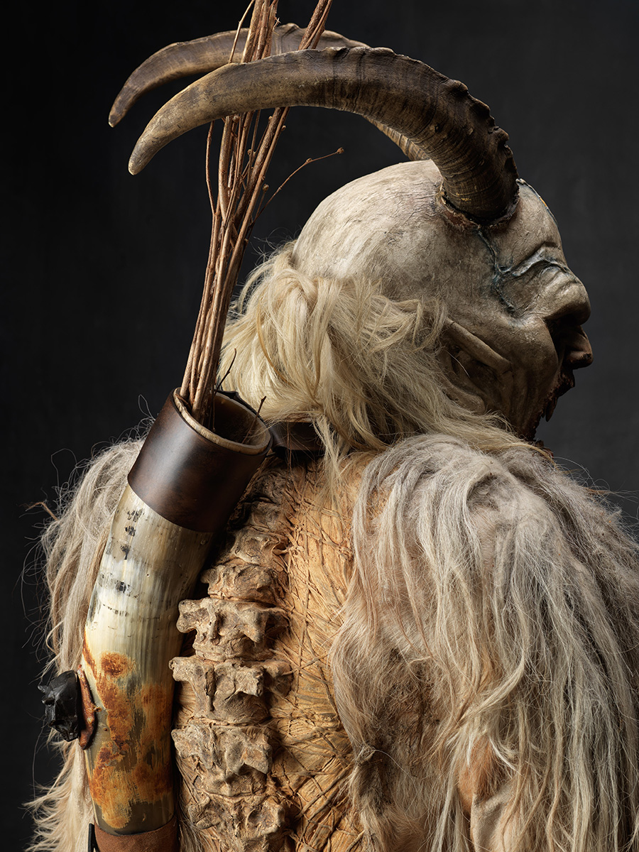 1012_schiena_krampus_Roberto_Masiero ritratto di alpino con barba